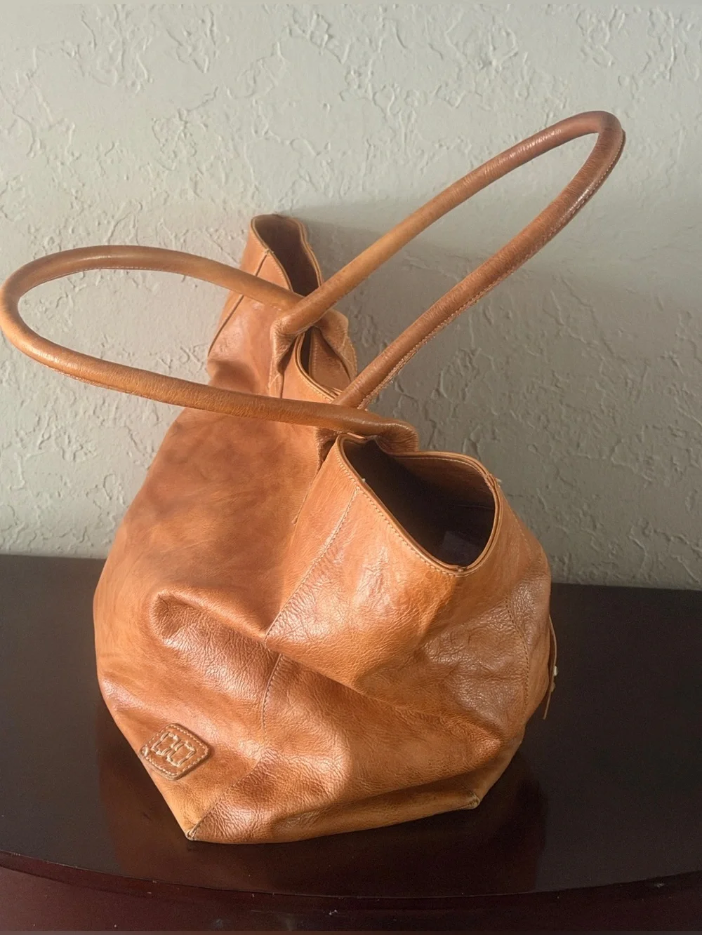 Bed Stu Distressed Dark Light Brown Large Leather Weekender Tote Pristine - Picture 3 of 9
